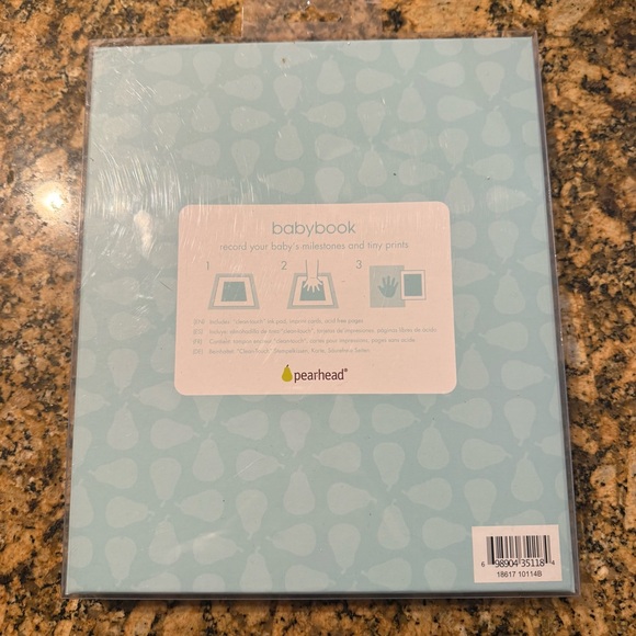 Pearhead Baby Memory Book with Chevron Design gray & white gender neutral - Picture 3 of 5